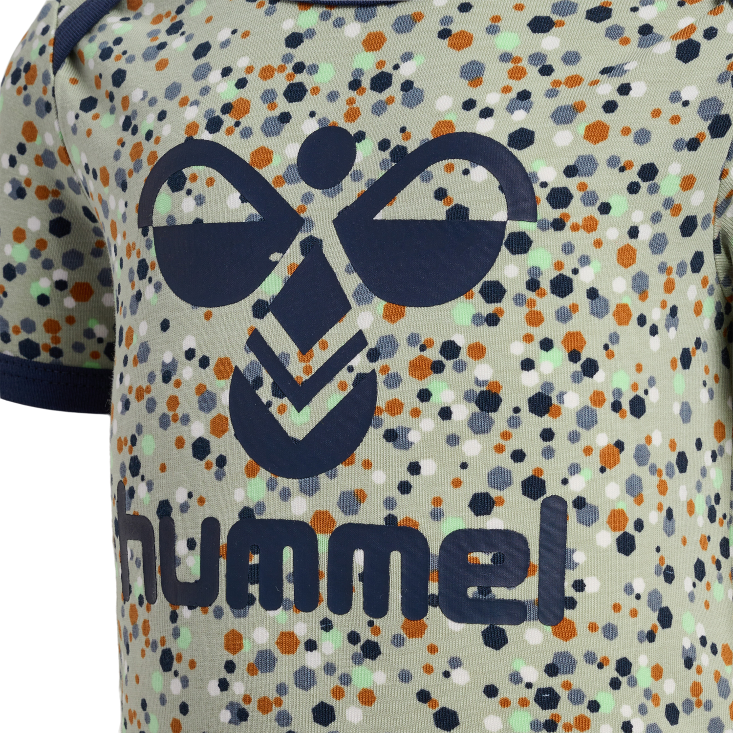 hmlMADS AOP BODY S/S, DESERT SAGE, packshot