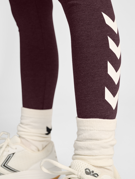 hmlJR LOGO TIGHTS, FUDGE MELANGE, model