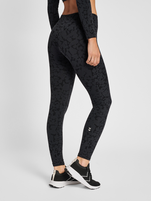 hmlMT PI SEAMLESS MID WAIST TIGHTS, BLACK, model