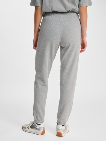 hmlREGULAR SWEATPANT BEE, GREY MELANGE, model