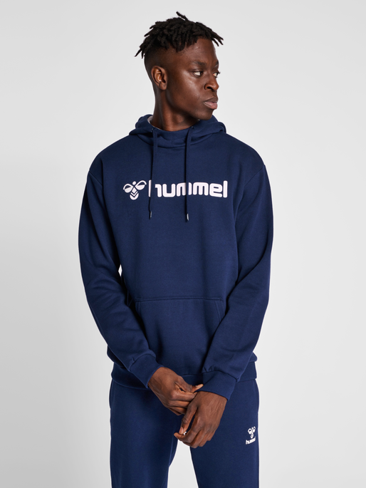 hmlMOVER COTTON HOODIE, MARINE, model