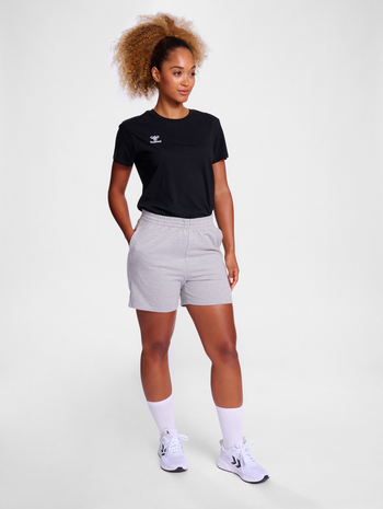 hmlGO 2.0 T-SHIRT S/S WOMAN, BLACK, model