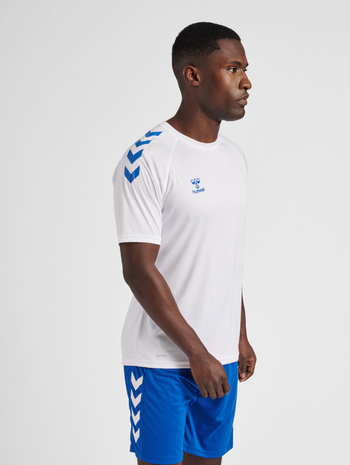 hmlCORE XK CORE POLY T-SHIRT S/S, WHITE/TRUE BLUE, model