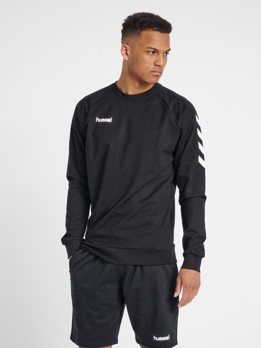HMLGO COTTON SWEATSHIRT, BLACK, model