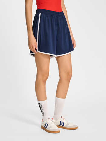 hmlPULSE RETRO SHORTS, DRESS BLUES, model