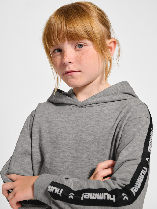 hmlJR DANCE HOODIE, GREY MELANGE, model