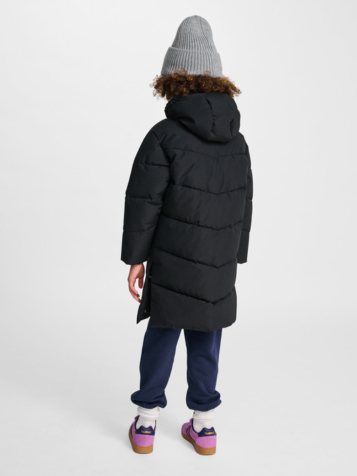 hmlJR PUFFER LONG JACKET, BLACK, model