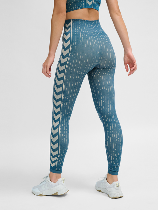 hmlMT DROPS SEAMLESS MW TIGHTS, STARGAZER/SILVER LINING, model