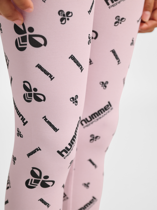 hmlJR GYM TIGHTS, BARELY PINK, model