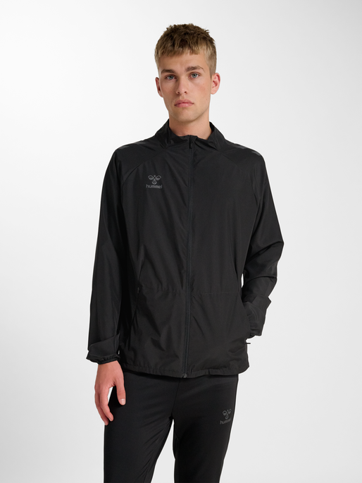 hmlPRO TRAINING LIGHTWEIGHT JACKET, BLACK, model