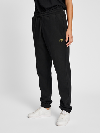 hmlAMNESTY SWEATPANTS, 2001, model