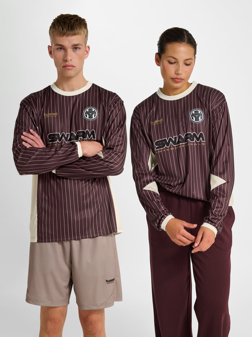 hmlLOOSE JERSEY LS STRIPE TOPSCORER, VINEYARD WINE, model