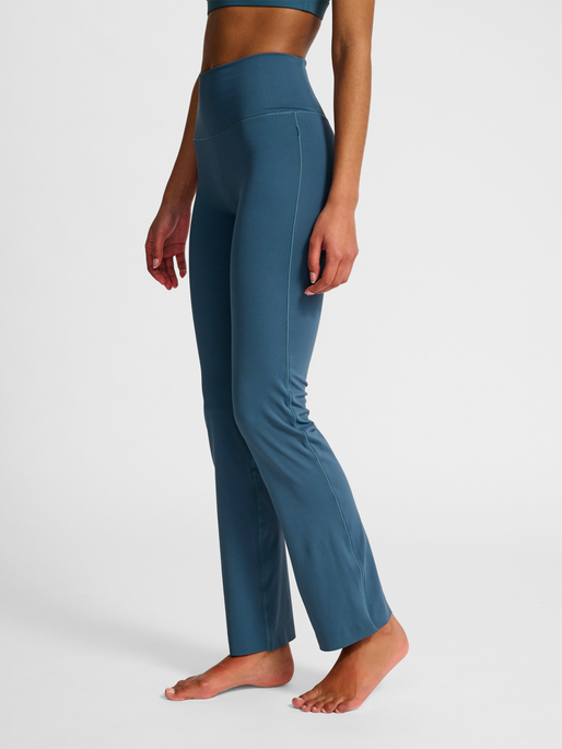 hmlYOGA HIGH WAIST FLARE W TIGHTS, STARGAZER, model