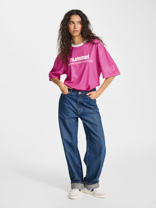 hmlPULSE LOOSE JERSEY S/S, CAMEO PINK, model