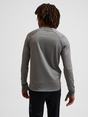 hmlPRO TRAINING CREW SWEAT, STEEL GRAY, model