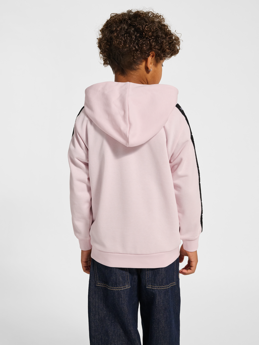 hmlJR DANCE HOODIE, BARELY PINK, model