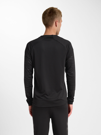 hmlPRO TRAINING CREW SWEAT, BLACK, model