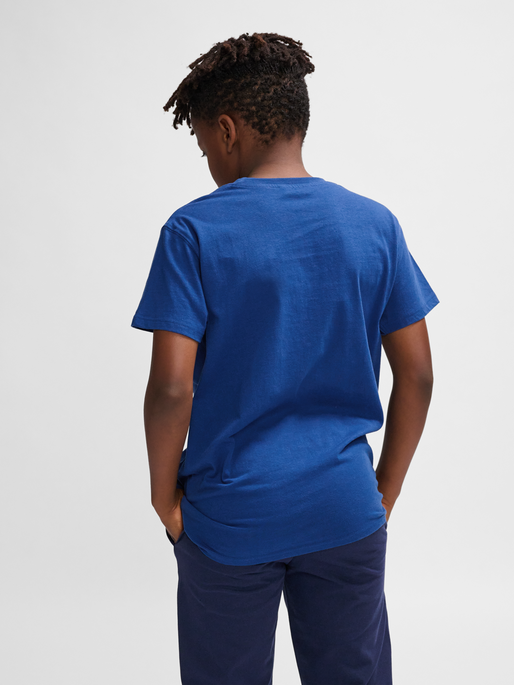 hmlGO 2.0 T-SHIRT S/S KIDS, TRUE BLUE, model