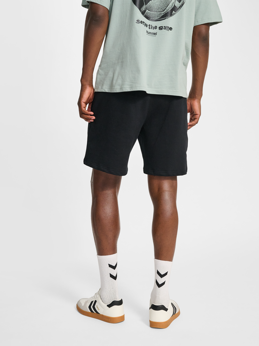 hmlLOOSE SWEAT SHORTS HS, BLACK, model