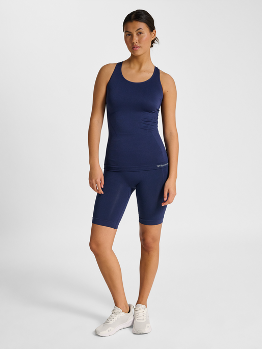 hmlTIF SEAMLESS TOP, BLACK IRIS, model