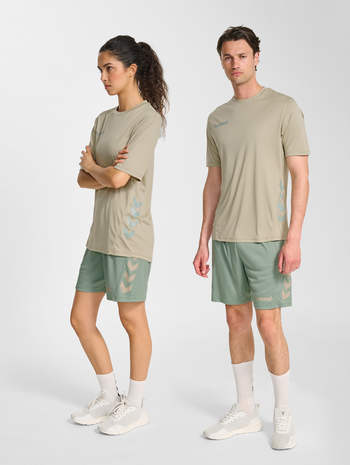 hmlPROMO DUO SET, ABBEY STONE/ICEBERG GREEN, model