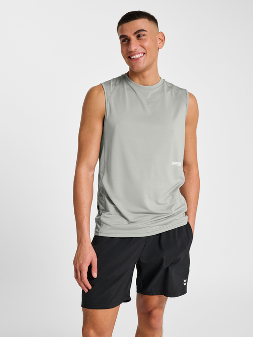 hmlPULSE WORKOUT TANK TOP, BELGIAN BLOCK, model