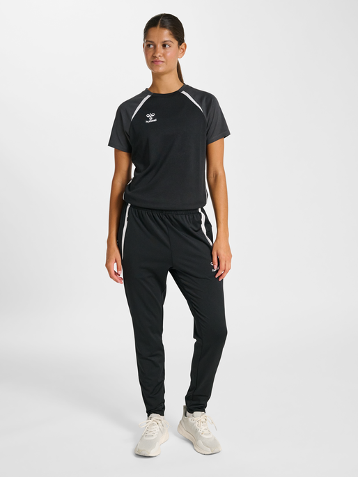 hmlLEAD 2.0 TRAINING PANTS WOMAN, BLACK, model