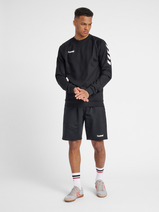HMLGO COTTON SWEATSHIRT, BLACK, model
