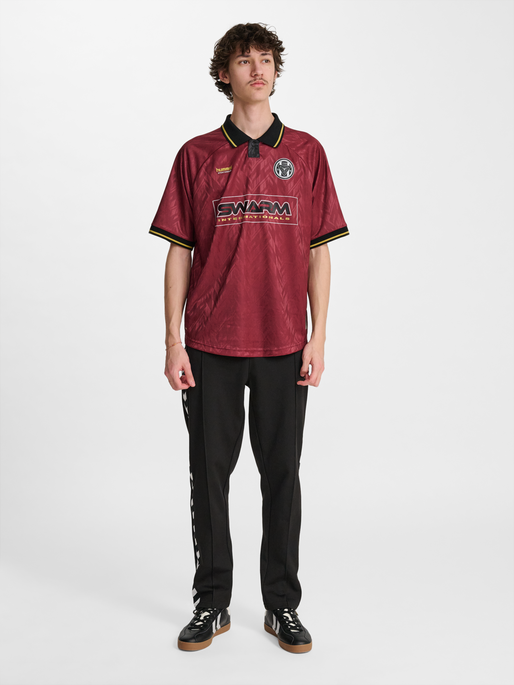 hmlLOOSE BAY SOCCER JERSEY S/S, SYRAH, model