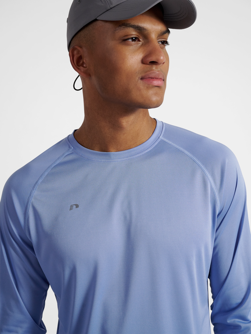 nwlBEAT T-SHIRT L/S, ACTIVE BLUE, model