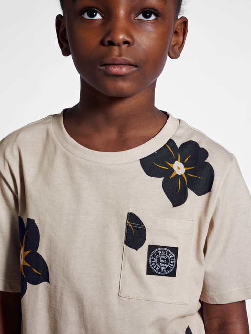 stmJAREL T-SHIRT S/S, 8076, model