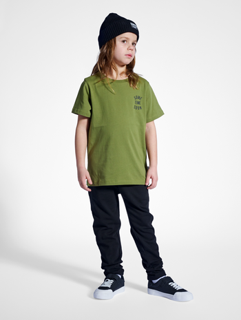 stmREVOLUTION T-SHIRT S/S, OLIVE BRANCH, model