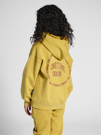 stsLUNA HOODIE, ANTIQUE GOLD, model